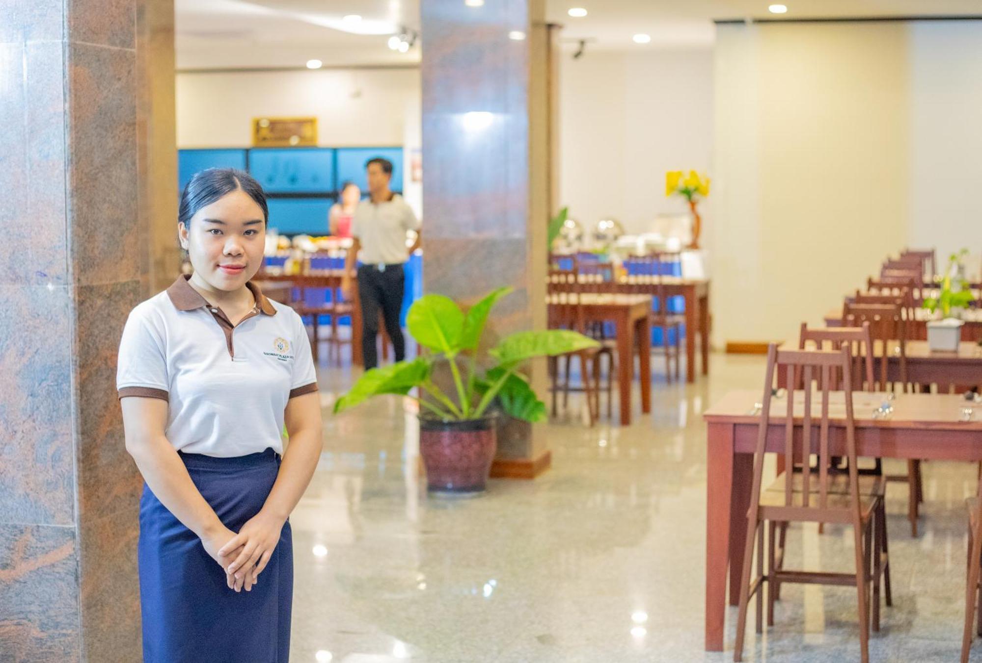 Sisombat Plaza Hotel Vang Vieng Exterior photo