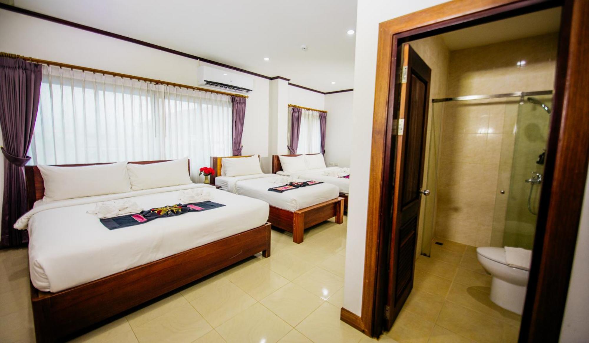 Sisombat Plaza Hotel Vang Vieng Exterior photo